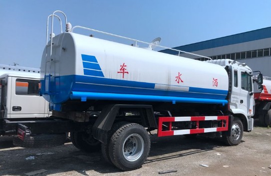 �����񠖰l(f��)(K5)12���G����ˮ܇(ch��)�S(ch��ng)�҃r(ji��)��4